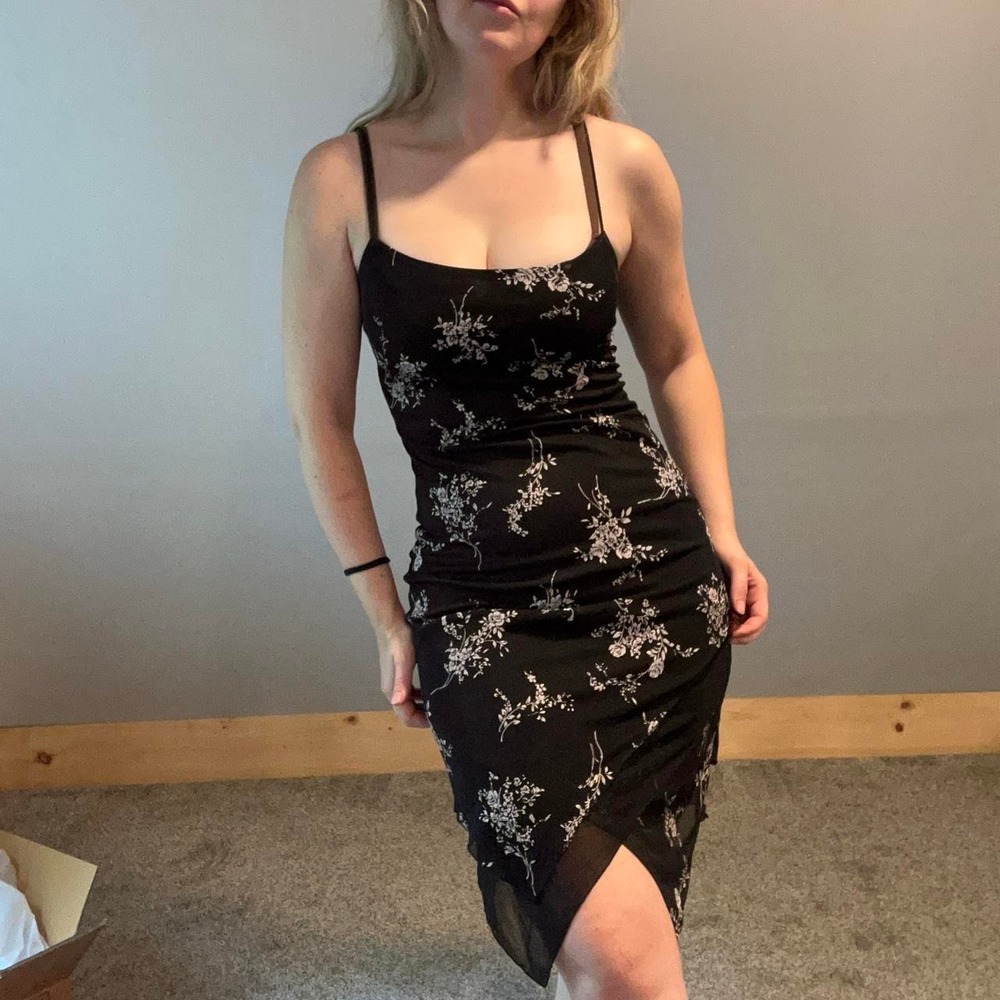 VTG 90s Byer California (Byer Too!) floral handkerchief hem slip dress